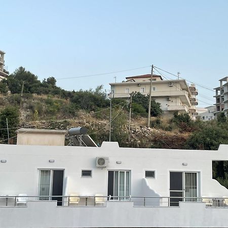 Keivi Guesthouse Sarande Bagian luar foto