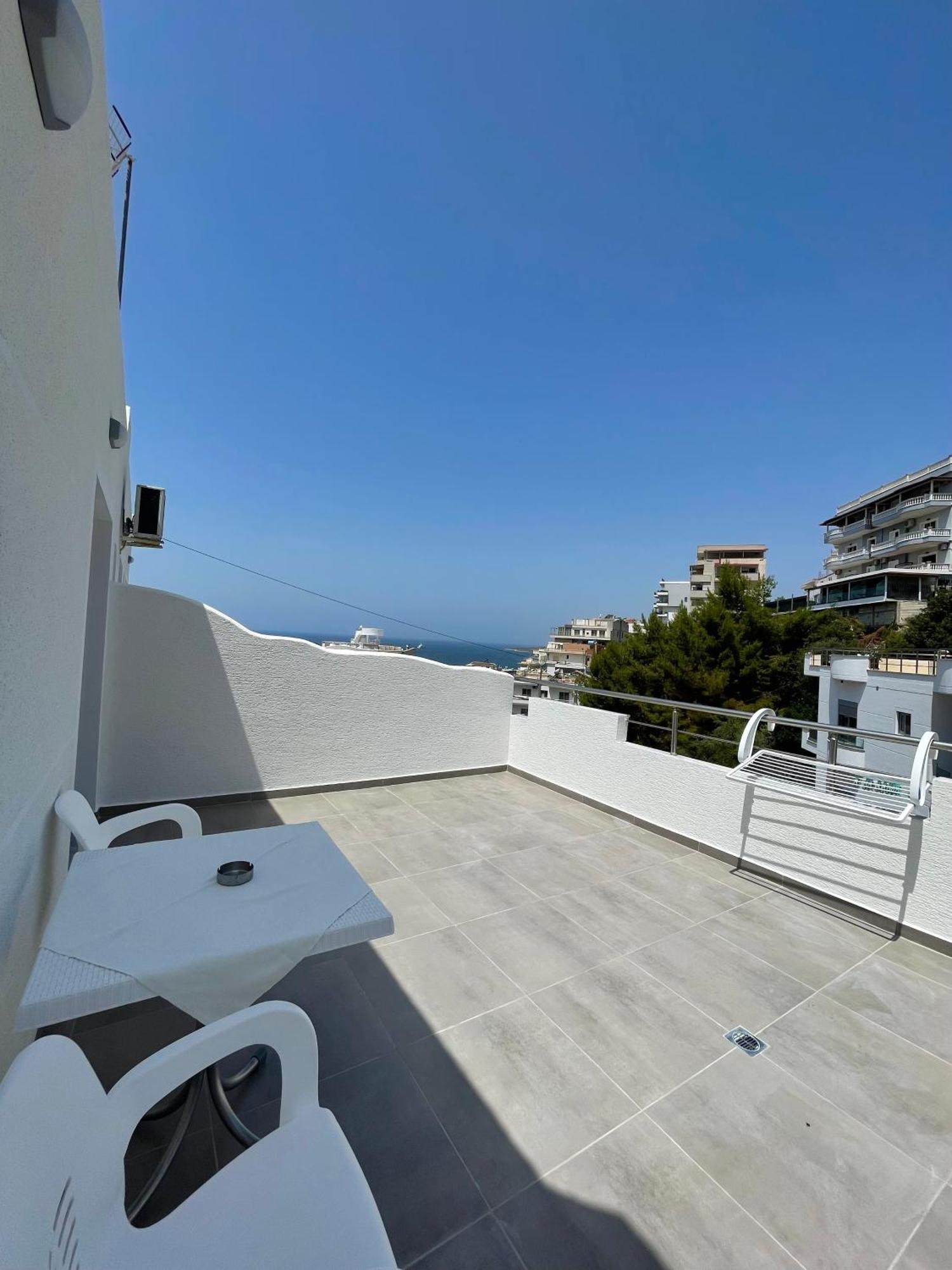 Keivi Guesthouse Sarande Bagian luar foto