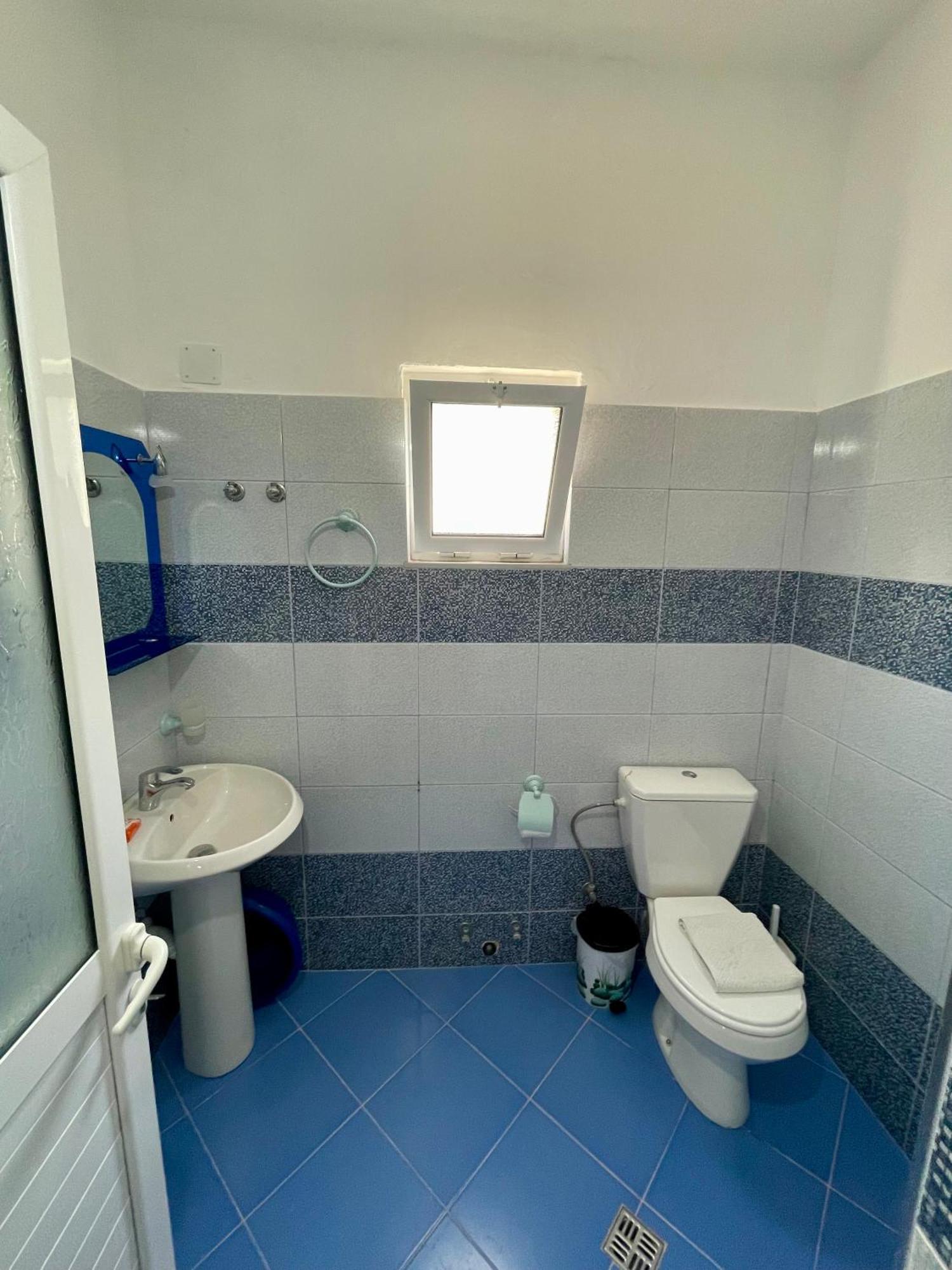 Keivi Guesthouse Sarande Bagian luar foto
