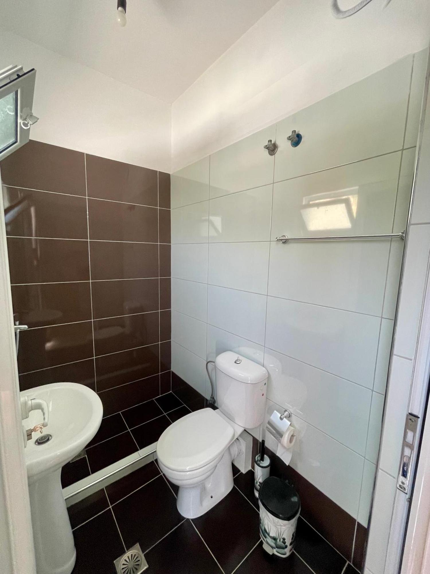 Keivi Guesthouse Sarande Bagian luar foto